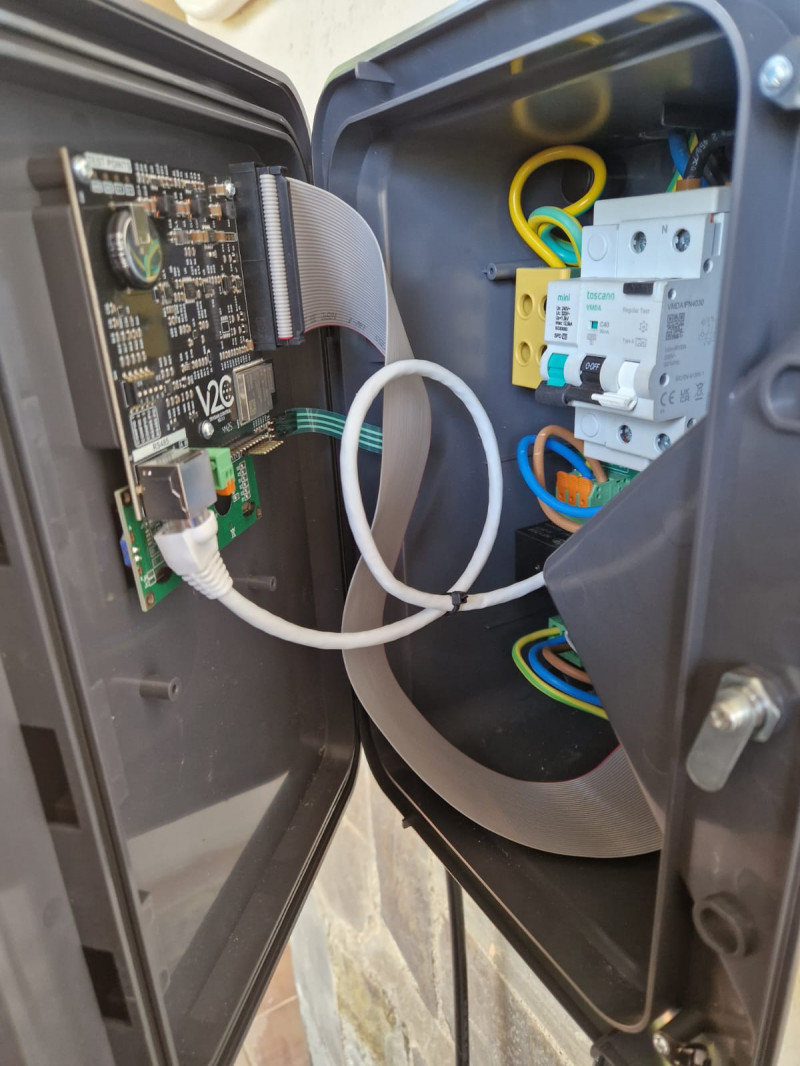 INSTALACIÓN DE PUNTO DE RECARGA DE VEHÍCULO ELÉCTRICO - ABRIL 2026